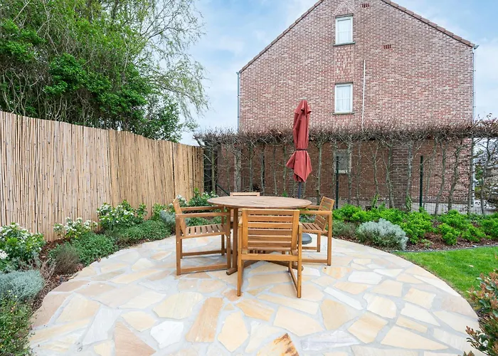 Amazing Villa For 8 In Bredene